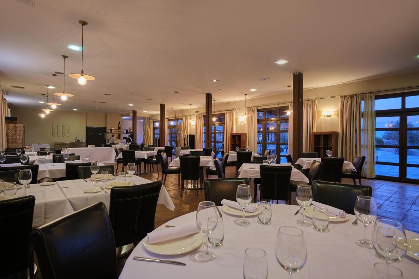 Hotel Spa Villa Nazules Chueca Екстер'єр фото