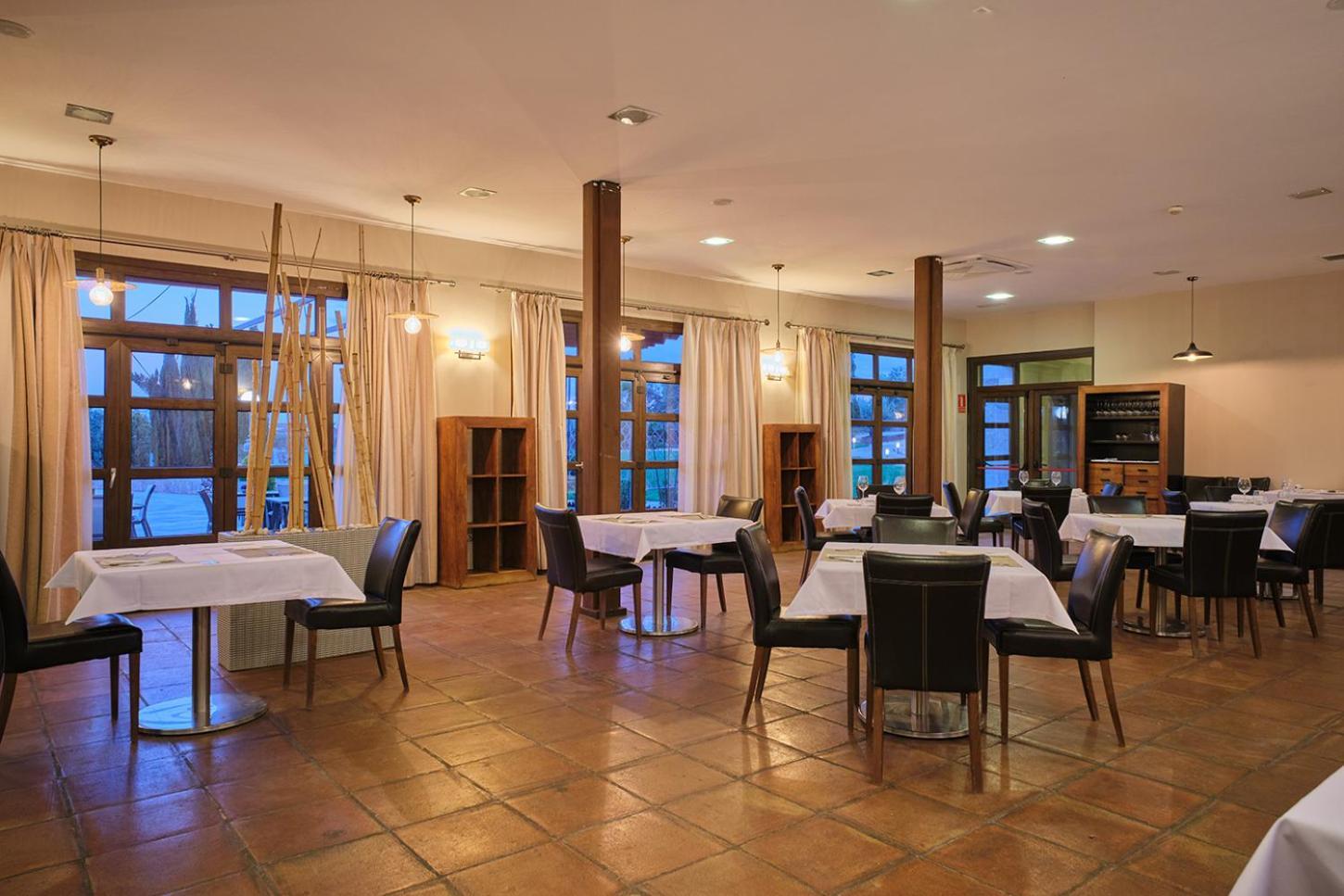 Hotel Spa Villa Nazules Chueca Екстер'єр фото